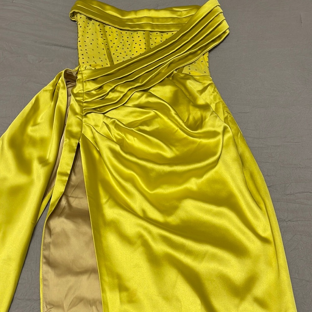 Chartreuse Gown with long detail side tail and nice thigh high split.